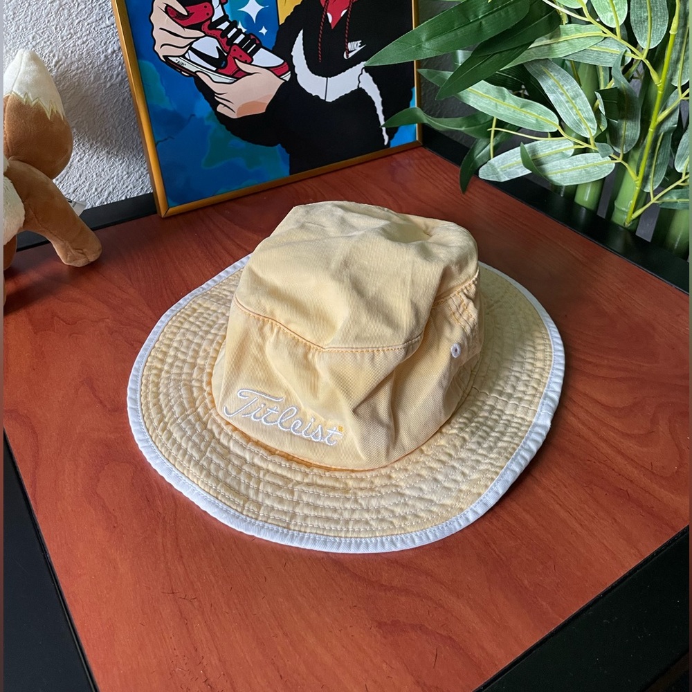 Vintage yellow bucket hat